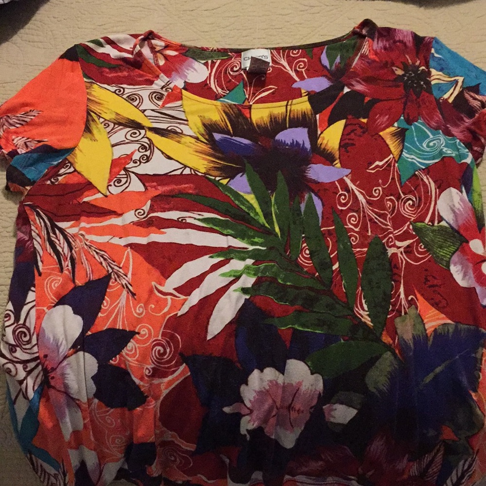 Chico’s patterned T-shirt size 3